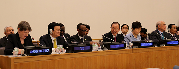 Chủ tịch nước giải đ&aacute;p quan t&acirc;m của kiều b&agrave;o về biển Đ&ocirc;ng