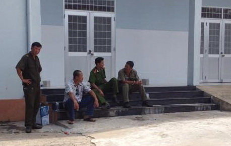 C&ocirc;ng an bắn hạ kẻ d&igrave;m nước b&eacute; 13 ng&agrave;y tuổi