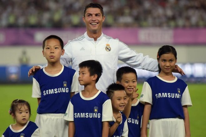Cristiano Ronaldo là vận động viên làm từ thiện nhiều nhất thế giới