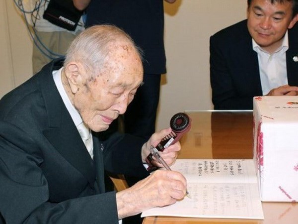 Cụ ông cao tuổi nhất thế giới qua đời tại Nhật Bản ở tuổi 112