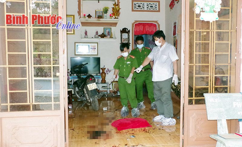 Nghi &aacute;n s&aacute;t hại vợ rồi tự tử: Khởi tố, bắt giam người chồng