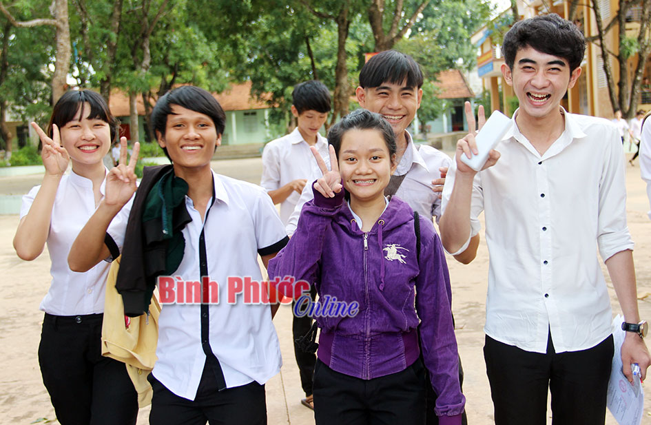 Đề thi môn Sử hay, môn Sinh khó và dài