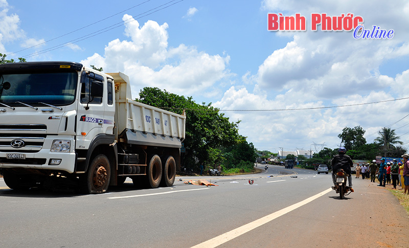 Tai nạn giao th&ocirc;ng tr&ecirc;n QL14, một phụ nữ chết tại chỗ