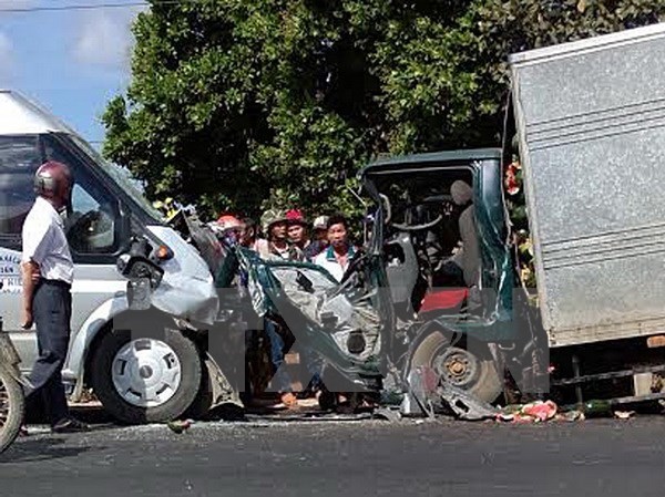 Hơn 5.820 người tử vong v&igrave; tai nạn giao th&ocirc;ng trong t&aacute;m th&aacute;ng