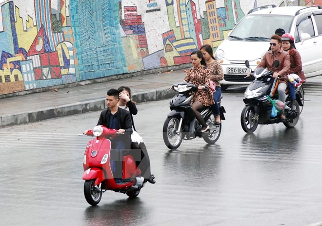 Chính thức kiến nghị dừng thu phí sử dụng đường bộ xe máy