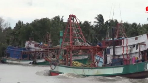 Ít nhất 4 tàu cá bị tàu cao tốc vũ trang nước ngoài bắn