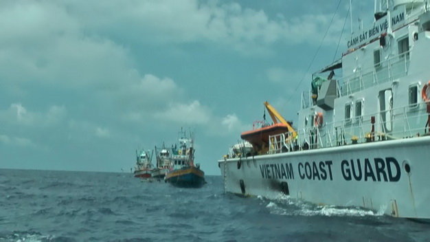 Áp giải 3 tàu cá Thái Lan ra khỏi vùng biển Việt Nam