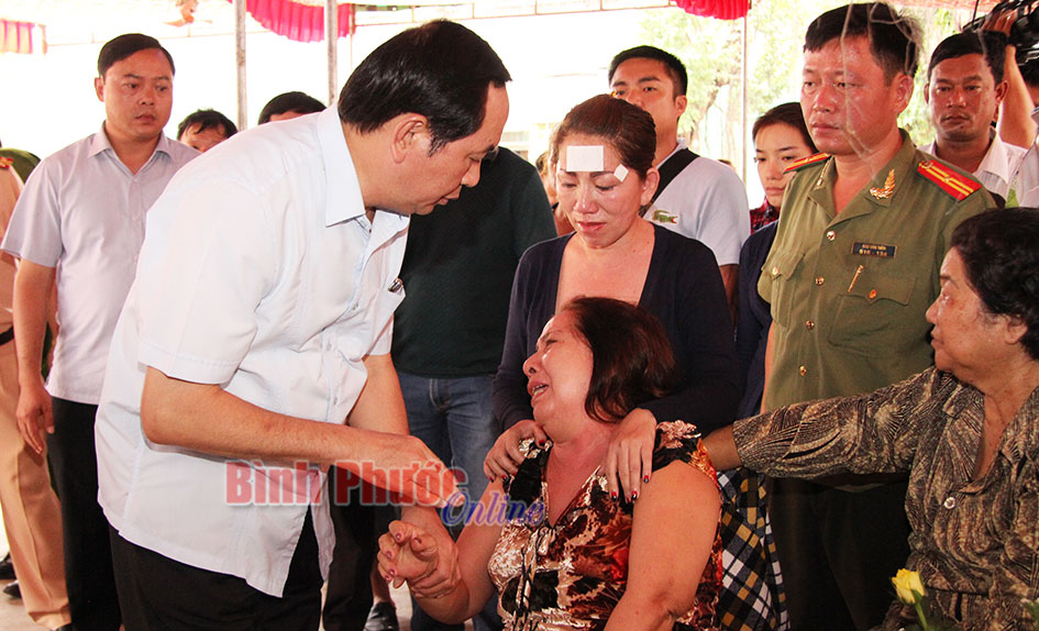 Khởi tố 2 nghi phạm g&acirc;y ra vụ thảm s&aacute;t tại Minh Hưng