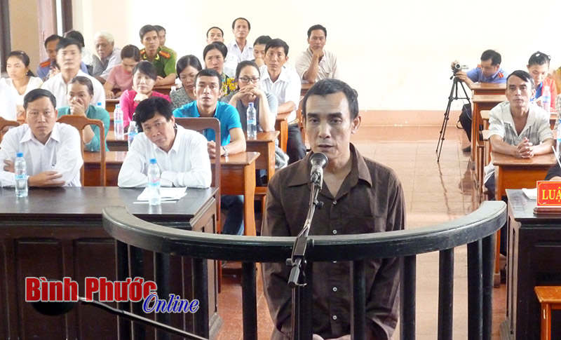 Tham &ocirc; - c&aacute;n bộ địa ch&iacute;nh x&atilde; Ph&uacute; Riềng l&atilde;nh &aacute;n 16 năm t&ugrave;