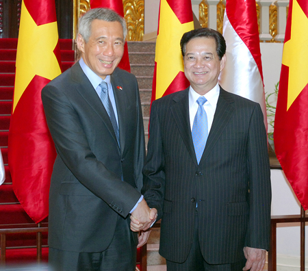 Thủ tướng tham dự Lễ kỷ niệm 50 năm Ng&agrave;y Độc lập của Singapore