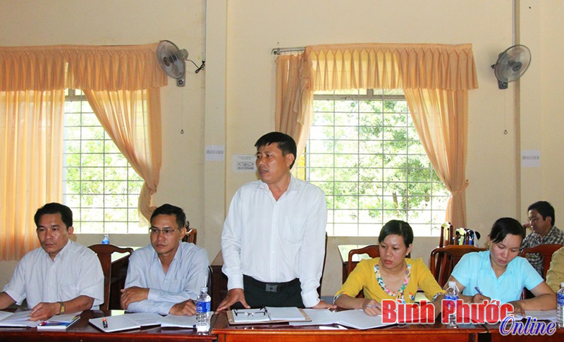 Thường trực HĐND tỉnh gi&aacute;m s&aacute;t th&iacute; điểm th&agrave;nh lập 2 ban HĐND tại x&atilde; T&acirc;n Lợi