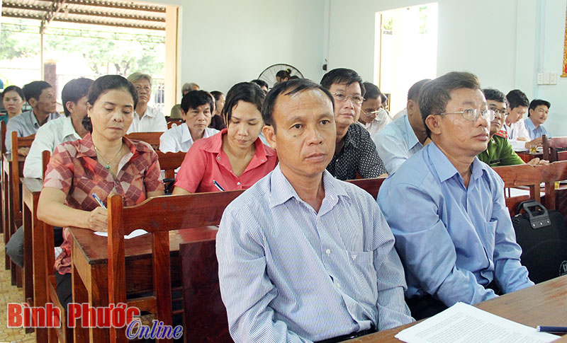 Đại biểu HĐND tỉnh tiếp x&uacute;c cử tri thị x&atilde; Phước Long, huyện B&ugrave; Đăng