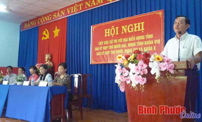 Đại biểu HĐND tỉnh tiếp x&uacute;c cử tri phường Hưng Chiến