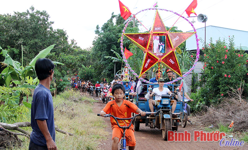 Lung linh Trung thu 2015 ở Long H&agrave;