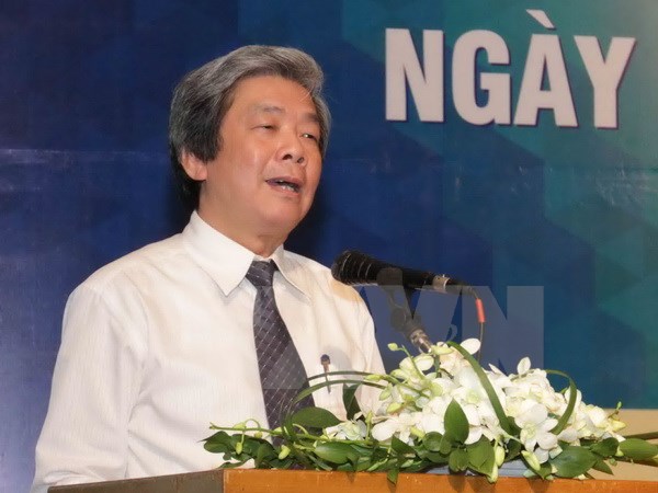 Đặt trọng t&acirc;m n&acirc;ng cao chất lượng đội ngũ người l&agrave;m b&aacute;o c&aacute;ch mạng