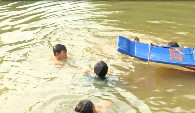 Phú Thọ: Rủ nhau đi tắm sông, 2 học sinh chết đuối thương tâm