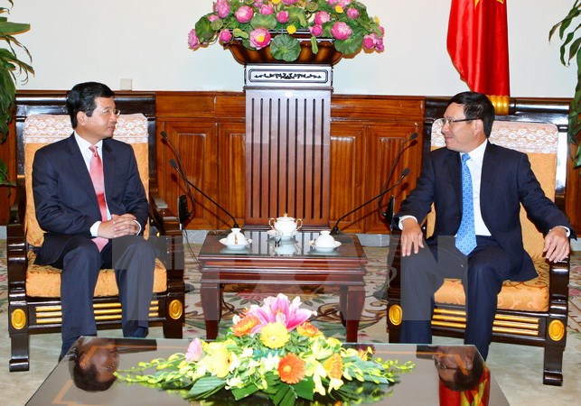 Việt Nam lu&ocirc;n d&agrave;nh ưu ti&ecirc;n cao nhất để ph&aacute;t triển quan hệ với L&agrave;o