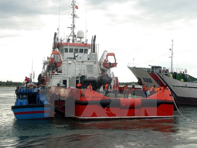 Tàu cá Bình Thuận phát nổ, một ngư dân vẫn còn mất tích