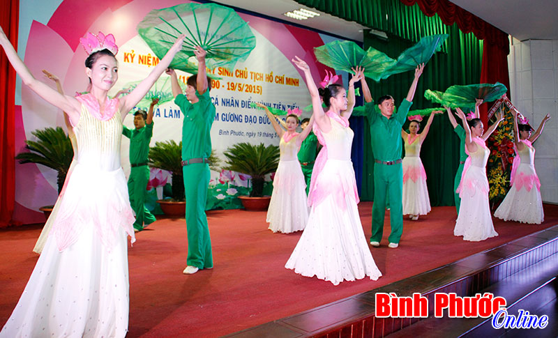 Để văn h&oacute;a l&agrave; &ldquo;nền tảng tinh thần vững chắc&rdquo;