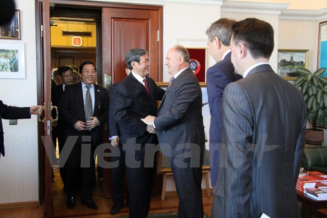 Đo&agrave;n Đại biểu Đảng Cộng sản Việt Nam thăm v&agrave; l&agrave;m việc tại Nga