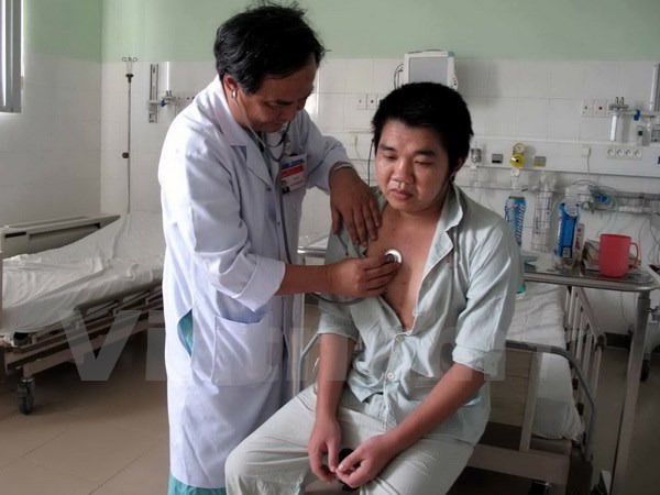 Vượt 1.000km thần tốc, mang khối tim phổi "sống" ghép cho bệnh nhân