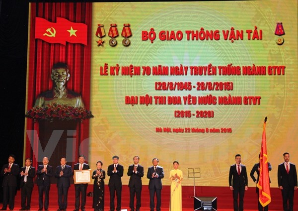 Ng&agrave;nh giao th&ocirc;ng ph&aacute;t huy truyền thống 70 năm đi trước mở đường