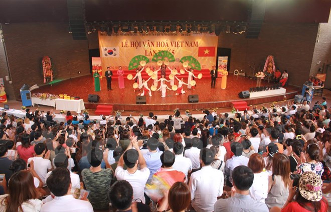 Ấn tượng với Lễ hội văn h&oacute;a Việt Nam tr&ecirc;n đất H&agrave;n Quốc