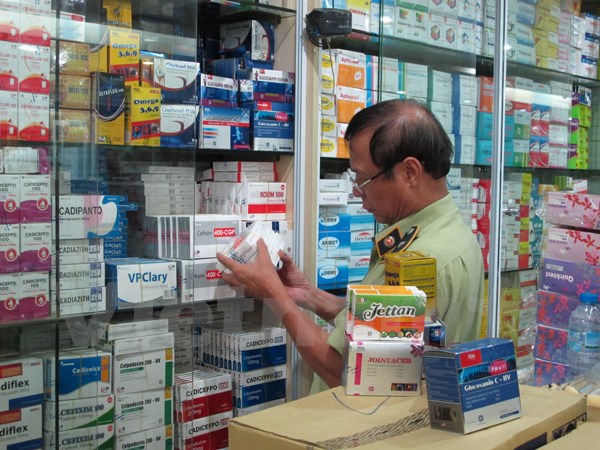 Đồng loạt kiểm tra trung t&acirc;m ph&acirc;n phối t&acirc;n dược lớn nhất miền Bắc