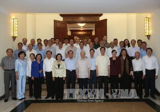 Bộ Ch&iacute;nh trị l&agrave;m việc với Ban Thường vụ Th&agrave;nh ủy TPHCM