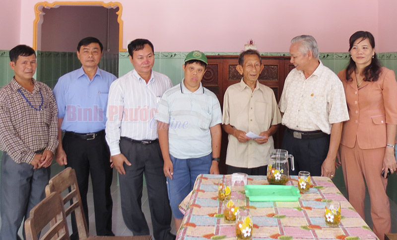 20.000 suất quà hỗ trợ người nghèo và nạn nhân chất độc da cam