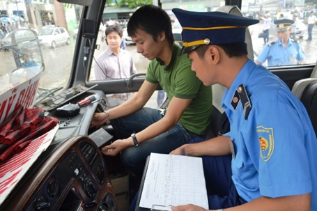 Kiểm tra thiết bị GSHT: 15 xe tải bị thu hồi ph&ugrave; hiệu