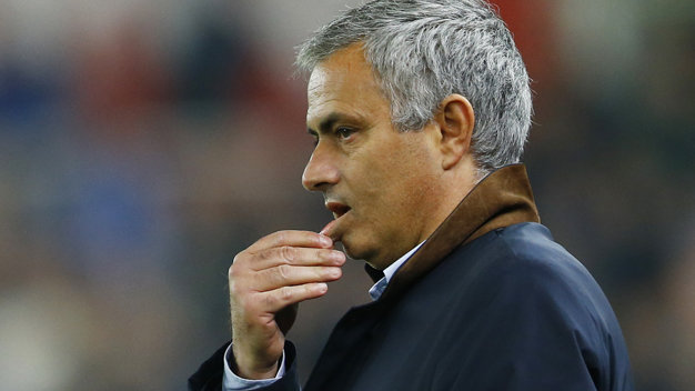 HLV Mourinho chỉ trích báo chí sau trận thua Stoke!