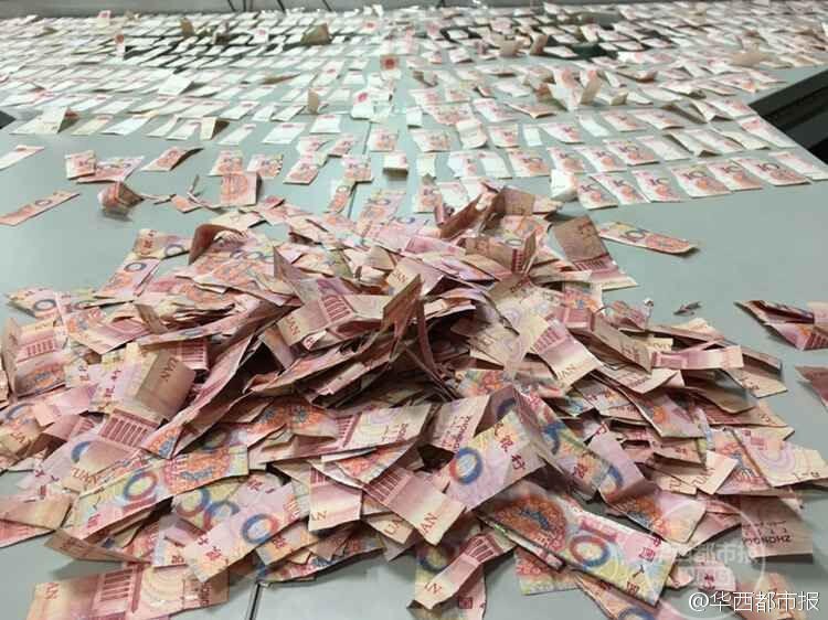 Cụ ông phát bệnh tâm thần, xé vụn gần 170 triệu đồng