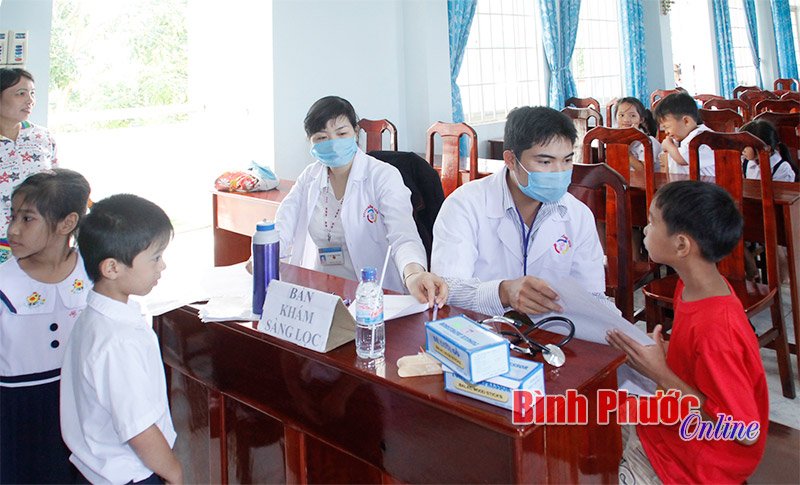 330 c&aacute;n bộ ng&agrave;nh y được đ&agrave;o tạo tr&igrave;nh độ đại học