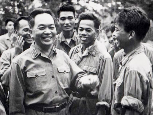 Phim tài liệu- Giọt nước giữa đại dương - Tập 2