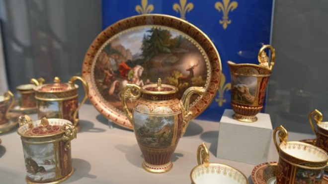 Đấu gi&aacute; 232 hiện vật thuộc sở hữu của hậu duệ Ho&agrave;ng gia Ph&aacute;p