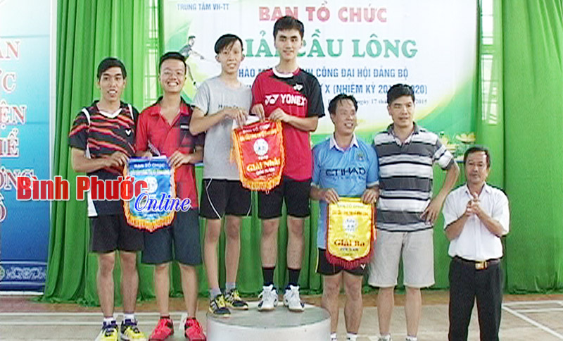 70 vận động viên tham gia giải cầu lông thị xã Bình Long năm 2015