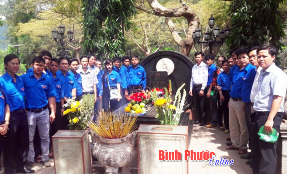 Tập huấn cán bộ Đoàn khối trường học và về nguồn tại Côn Đảo