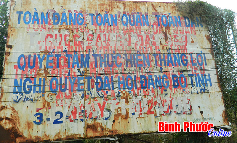 Pa-n&ocirc; tuy&ecirc;n truyền phản cảm vẫn chưa được khắc phục