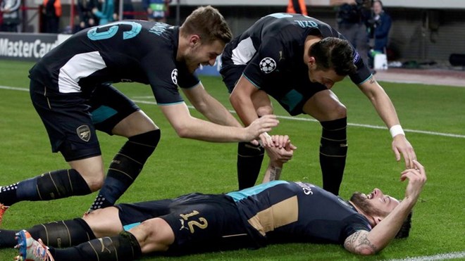 Kết quả chi tiết: Chelsea "đá bay" Porto, Arsenal lập nên kỳ tích