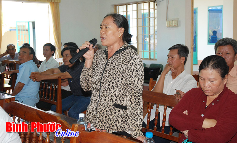 Đại biểu HĐND tỉnh tiếp x&uacute;c cử tri thị x&atilde; Phước Long