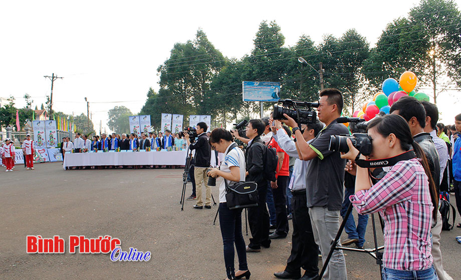 Cần c&oacute; tội danh h&agrave;nh hung nh&agrave; b&aacute;o