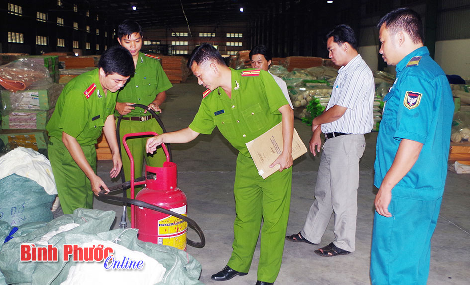 Ph&ograve;ng cảnh s&aacute;t PCCC v&agrave; CHCN: Chủ động PCCC tại cơ sở