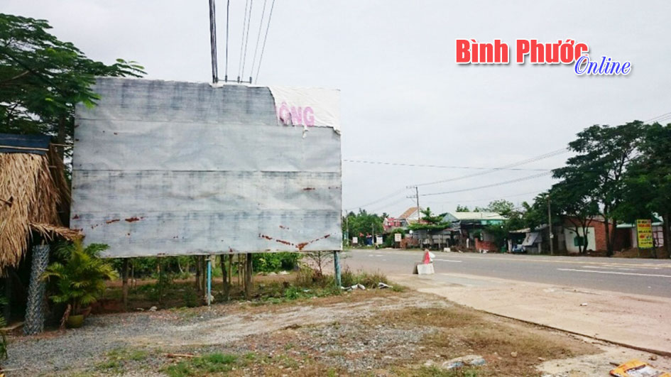 Ảnh ph&ecirc; b&igrave;nh ng&agrave;y 18-11-2015
