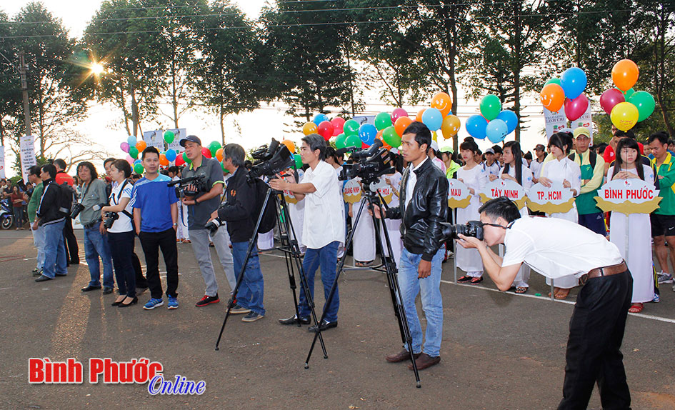 Đừng cấp thẻ nhà báo chỉ để... cho oai!