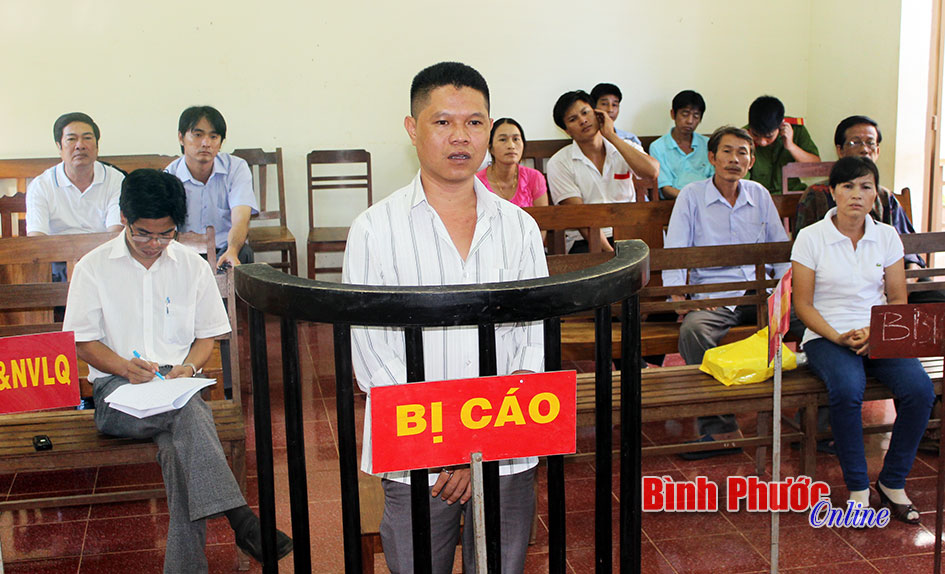 Vụ &ldquo;l&agrave;m mối&rdquo; vay ng&acirc;n h&agrave;ng 5,4 tỷ đồng ở Phước Long: Bị &ldquo;lật k&egrave;o&rdquo; tiền hoa hồng hay &ldquo;cưỡng đoạt t&agrave;i sản&rdquo;?