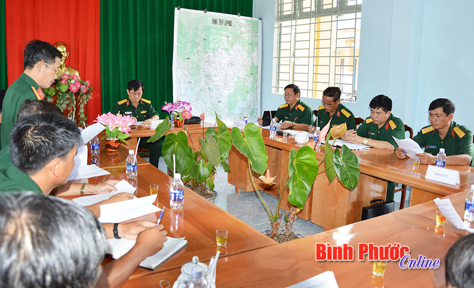 L&atilde;nh đạo Qu&acirc;n khu 7 đến thăm v&agrave; l&agrave;m việc với Đội K72