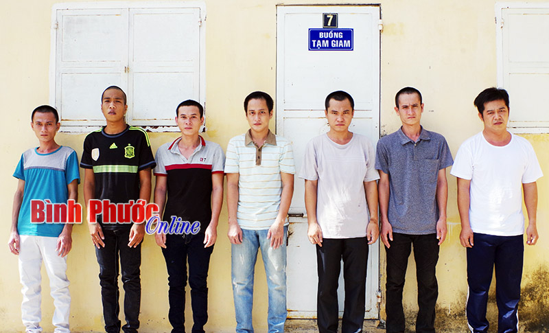 Bắt nh&oacute;m đối tượng chuy&ecirc;n trộm xe m&aacute;y ở Chơn Th&agrave;nh