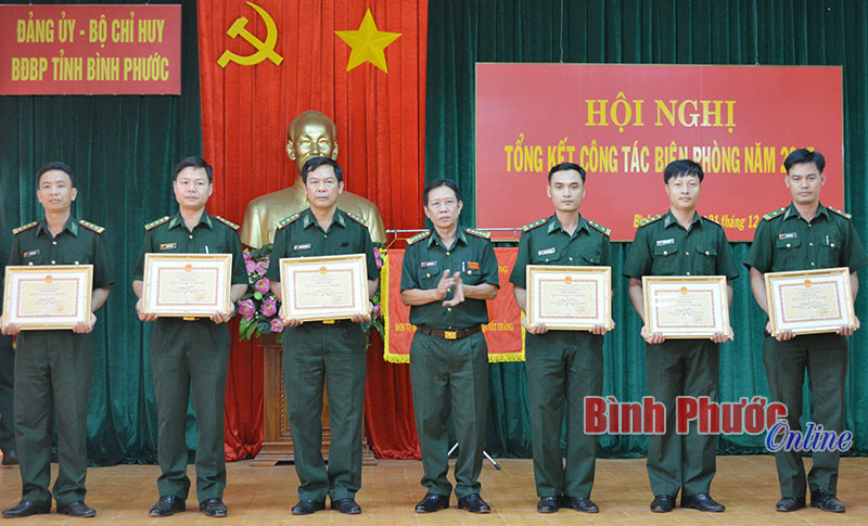 Bộ đội Bi&ecirc;n ph&ograve;ng B&igrave;nh Phước: Được tặng cờ thi đua ti&ecirc;u biểu trong phong tr&agrave;o thi đua quyết thắng