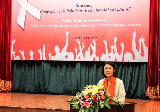 “Bữa ăn sáng Ruy băng trắng - Cùng nam giới luận bàn về bạo lực đối với phụ nữ” 